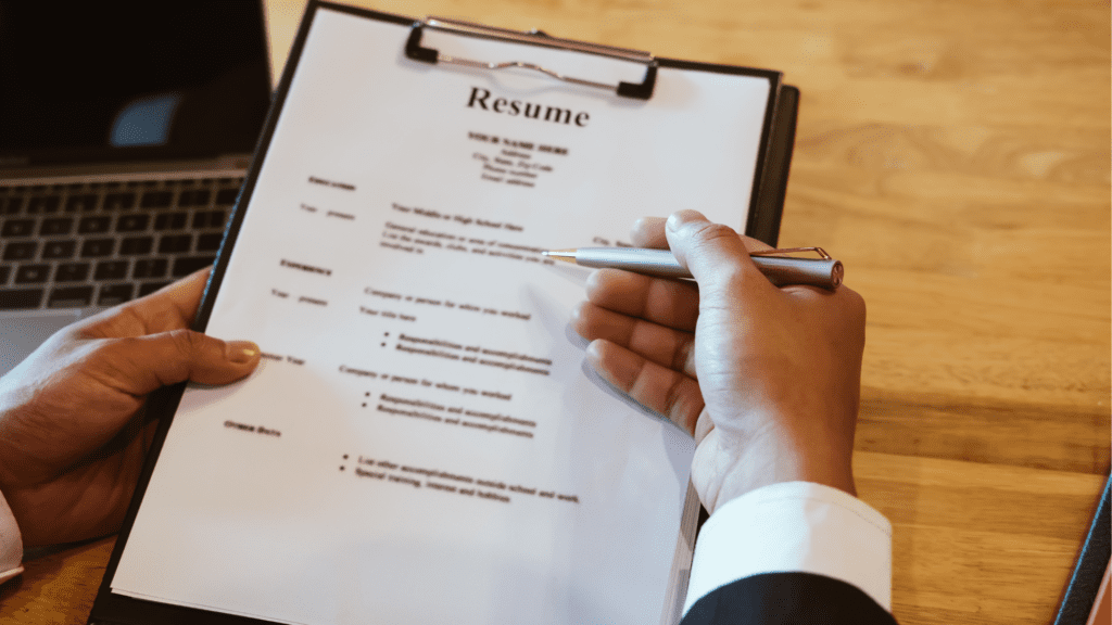 Leia mais sobre o artigo Cuidados na hora de preparar seu currículo