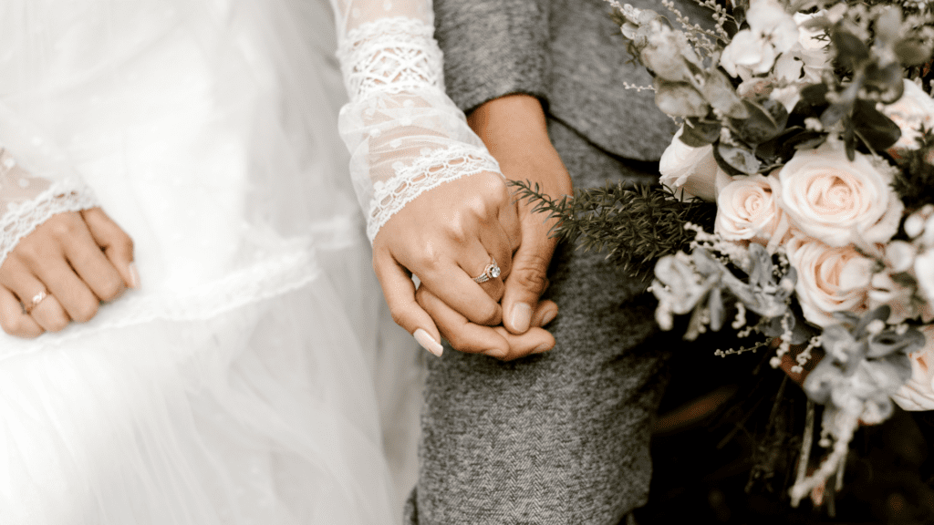 Leia mais sobre o artigo Homem se casa com holograma e relacionamento chega ao fim