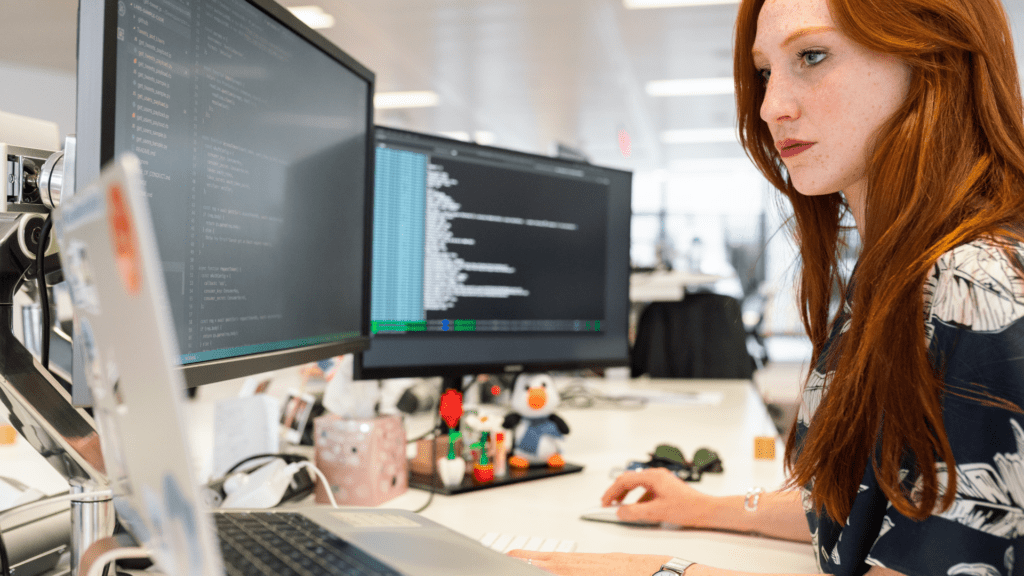 Leia mais sobre o artigo Quer trocar de profissão rapidamente? Conheça o low-code